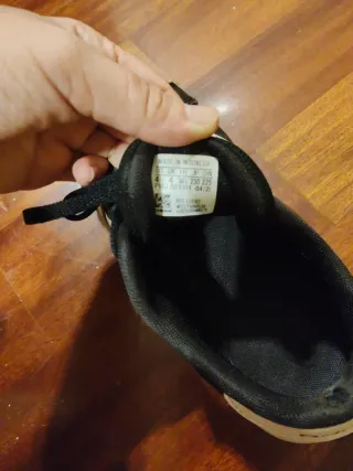 Zapatillas Adidas Negras y Blancas