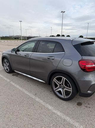 Mercedes-Benz GLA 220d AMG
