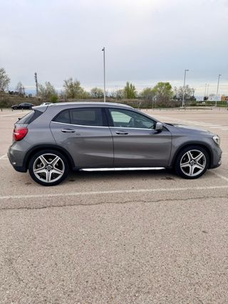 Mercedes-Benz GLA 220d AMG