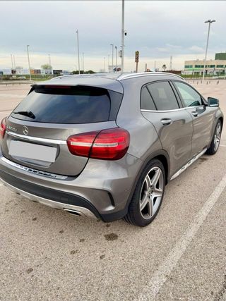 Mercedes-Benz GLA 220d AMG