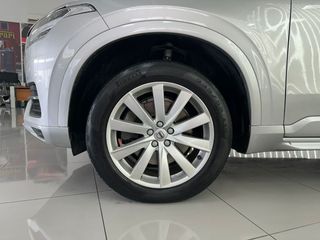VOLVO XC90 2.0 D4 Momentum Auto
