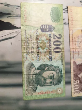 Lote de dos billetes Antiguos Hungría 500 y 200