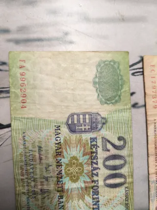 Lote de dos billetes Antiguos Hungría 500 y 200