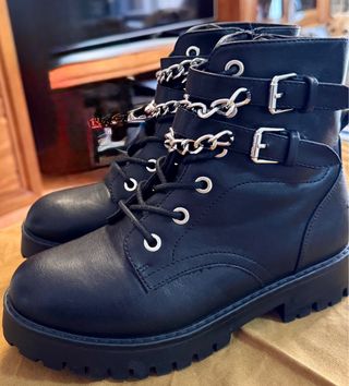 Botines Lefties Negros Talla 35 con Cadena