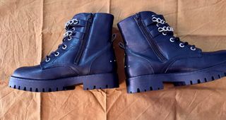 Botines Lefties Negros Talla 35 con Cadena