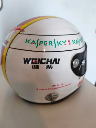 Casco Ferrari Sebastian Vettel 1:1