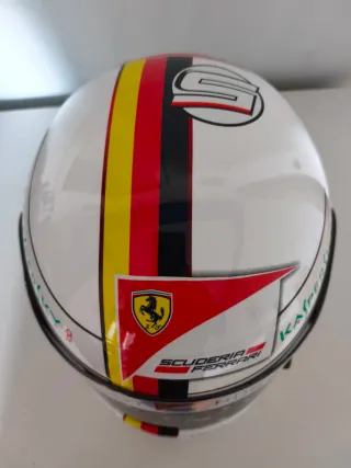 Casco Ferrari Sebastian Vettel 1:1