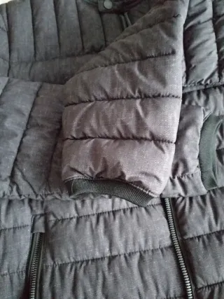 PLUMAS GRIS, MARCA SALSA