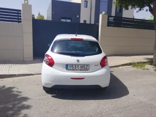 Peugeot 208 2013