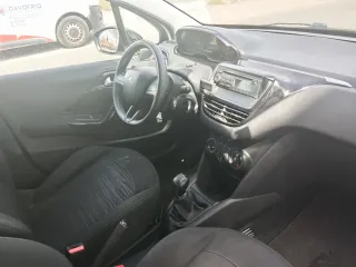 Peugeot 208 2013