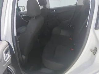 Peugeot 208 2013