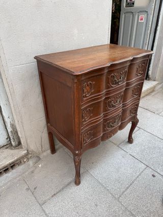 COMODA ANTIGUA