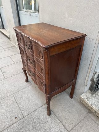 COMODA ANTIGUA