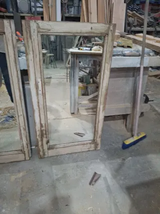 Espejos antiguos de madera y cristal