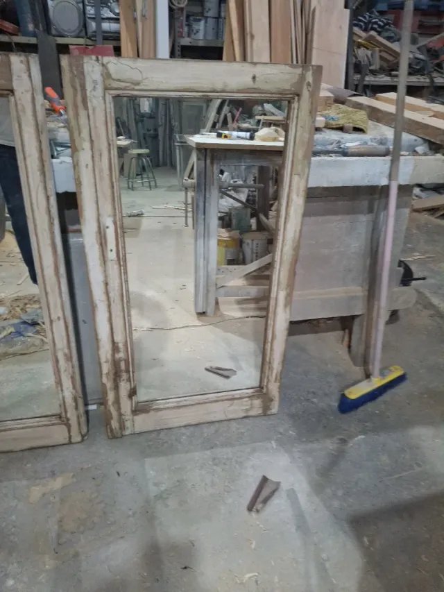 Espejos antiguos de madera y cristal