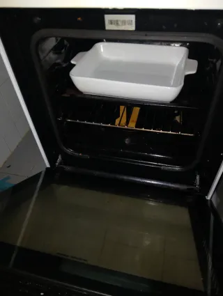 Horno con fogones, de gas  Funciona perfectamente