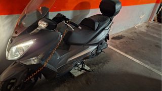 SYM GTS 125i Maxi Scooter Negra