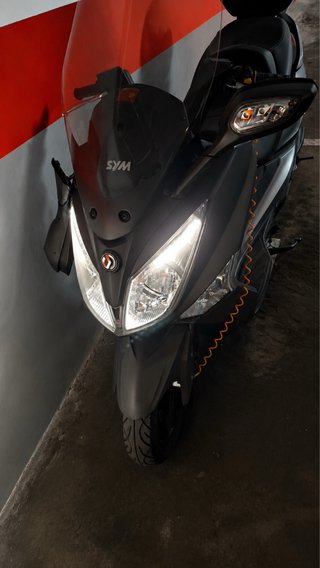 SYM GTS 125i Maxi Scooter Negra