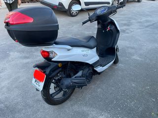 Peugeot Tweet 125i Blanca