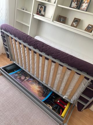 Divano letto viola in tessuto