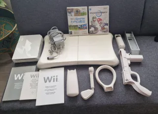 Consola Wii + Wii Fit + Accesorios
