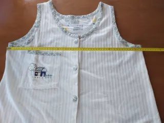 Pijama de tirantes estampado. Como nuevo.