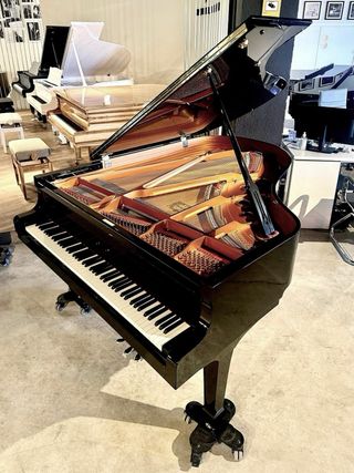 Piano de cola Yamaha C3