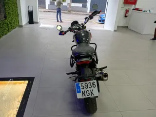 Triumph Speed 400 Roja y Plata