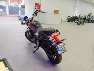 Triumph Speed 400 Roja y Plata