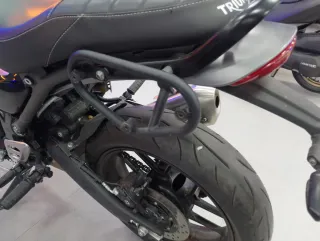 Triumph Speed 400 Roja y Plata