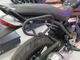 Triumph Speed 400 Roja y Plata