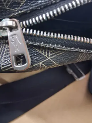 Lote 2 Bolsos Bandolera Lacoste Negro y Gris