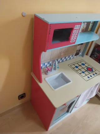 Cocinita de madera para niños