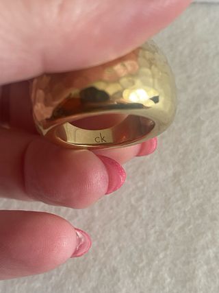 Anel Calvin Klein Dourado Martellado