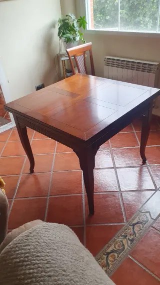 Mesa de salón madera cerezo