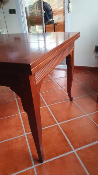 Mesa de salón madera cerezo
