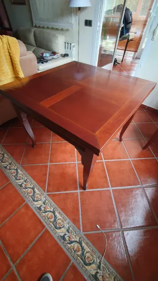 Mesa de salón madera cerezo