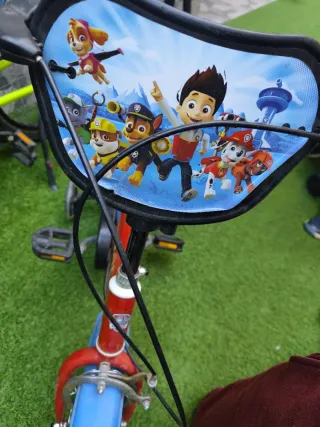 Bicicleta Patrulla Canina con ruedines