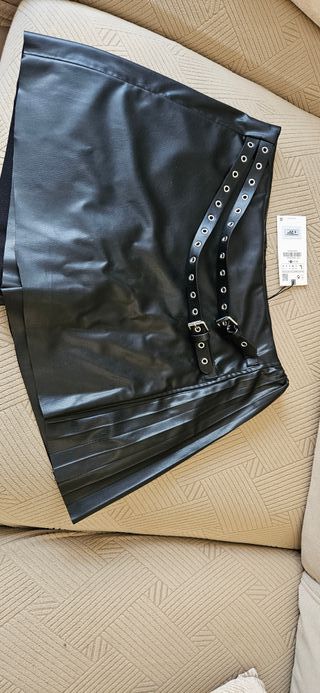 Falda Zara Negra Nueva sin estrenar