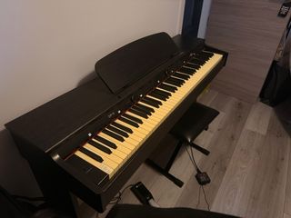 Piano Digital de pared negro