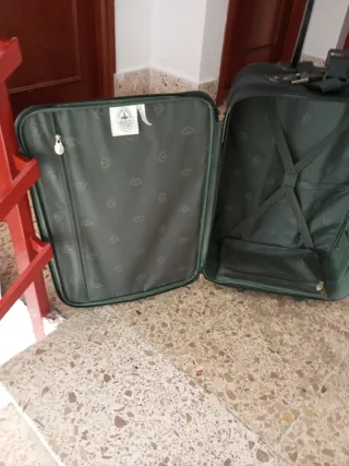 Maleta mediana con ruedas 60x42x24