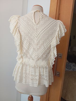 Blusa de encaje marfil L