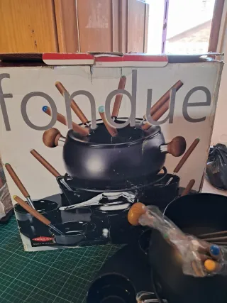 Set de fondue negro y madera