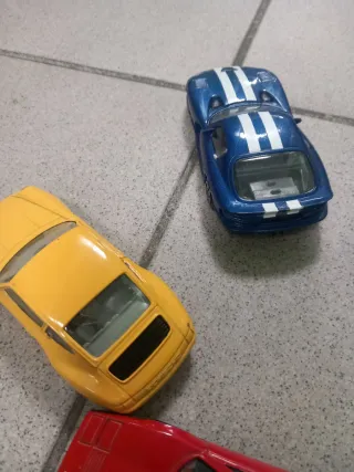 4 Macchinine Bburago Anni 90-00