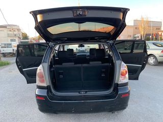 TOYOTA Corolla Verso 2.2 D4D Luna