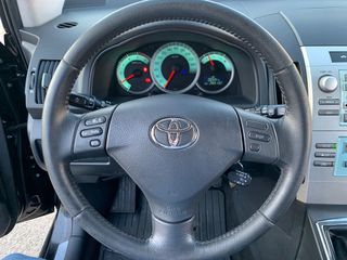 TOYOTA Corolla Verso 2.2 D4D Luna