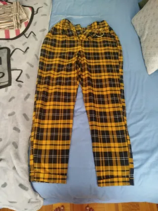 Pantalón de vestir a cuadros amarillo y negro