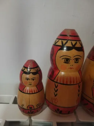 Matrioska rusa de madera pintada