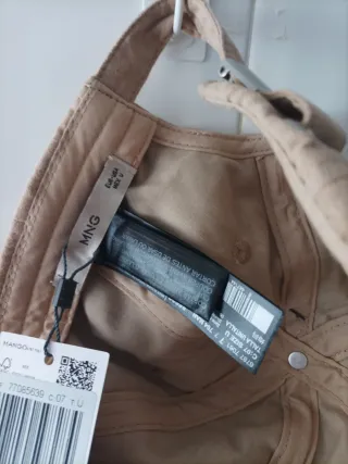 Gorra Mango Beige Negra Nueva