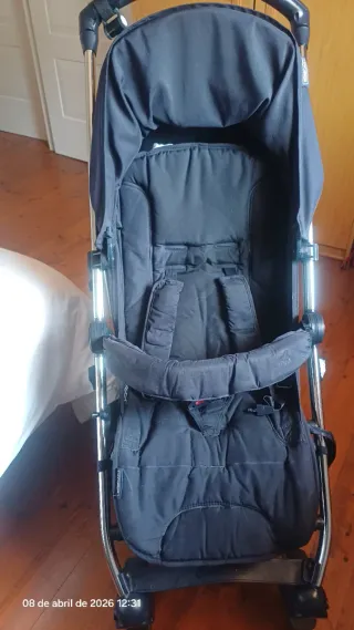 Silla de paseo Bebeconfor azul, muy resistente.